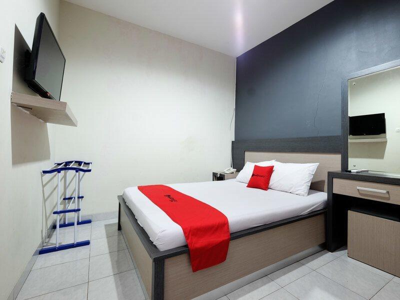 RedDoorz near Moro Mall Purwokerto Buitenkant foto